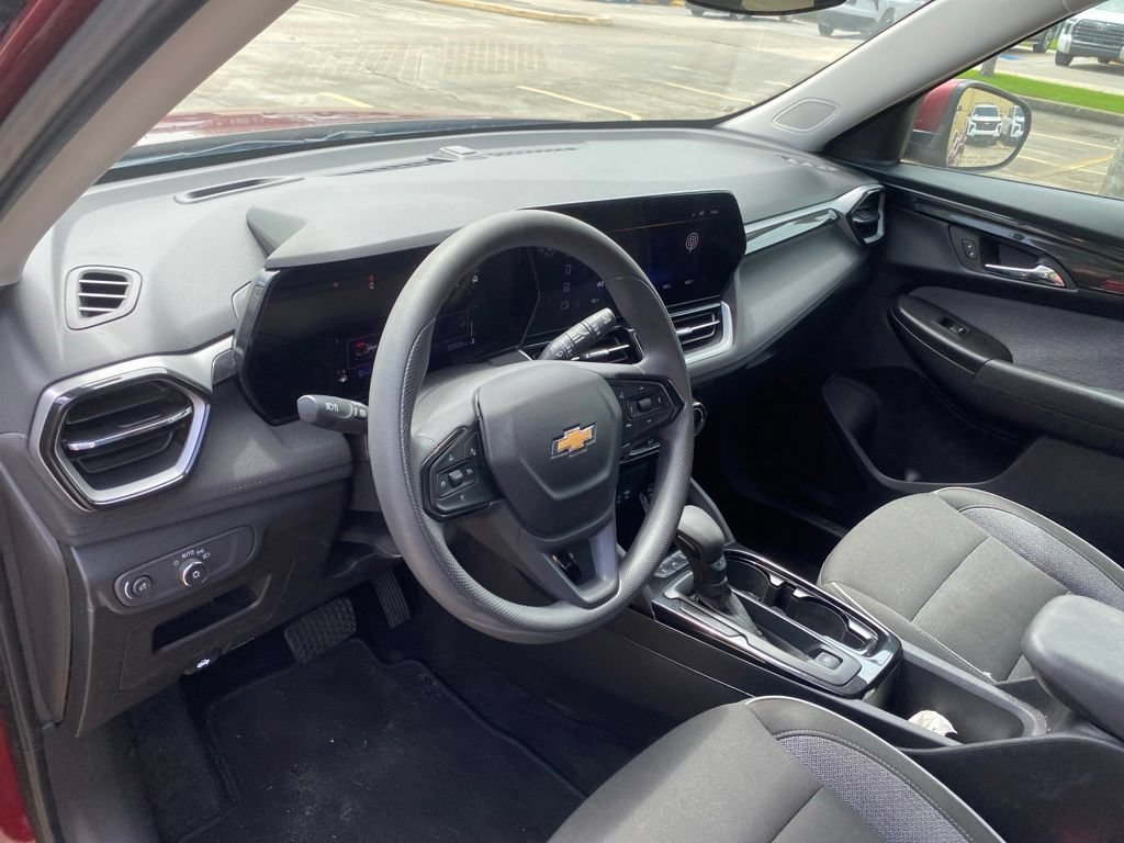 Used 2025 Chevrolet TrailBlazer LT FWD image 18