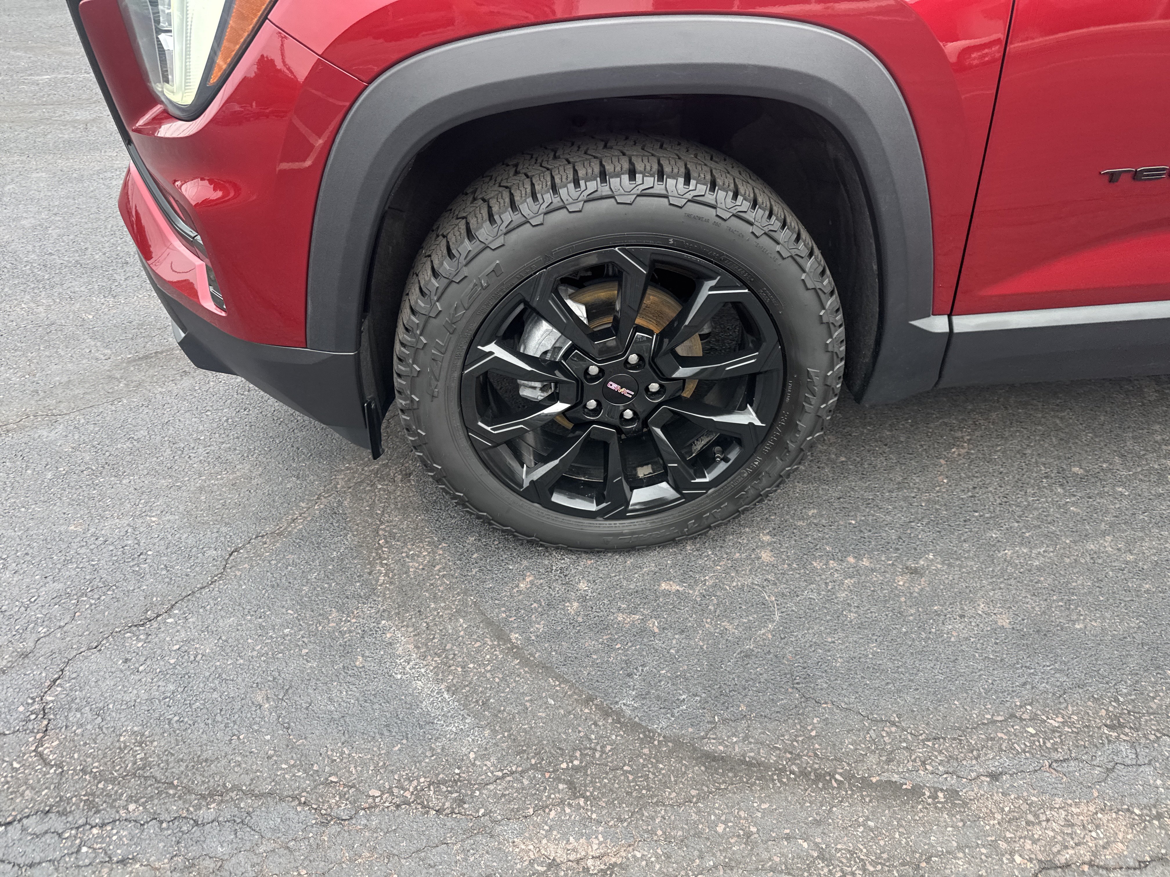 Used 2025 GMC Terrain Elevation w/ Black Edition AWD/4WD image 11