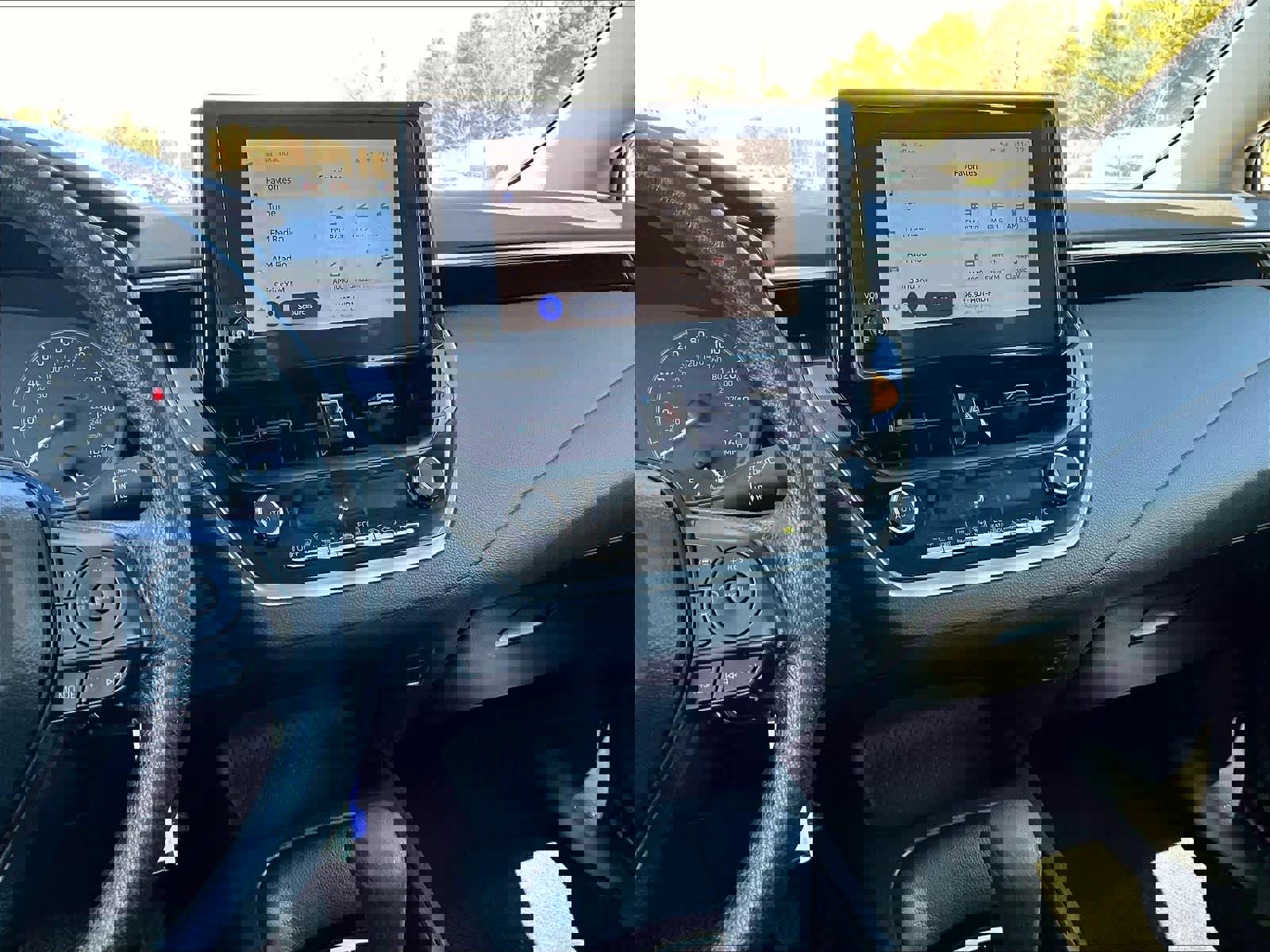 Used 2025 Toyota Corolla LE image 18