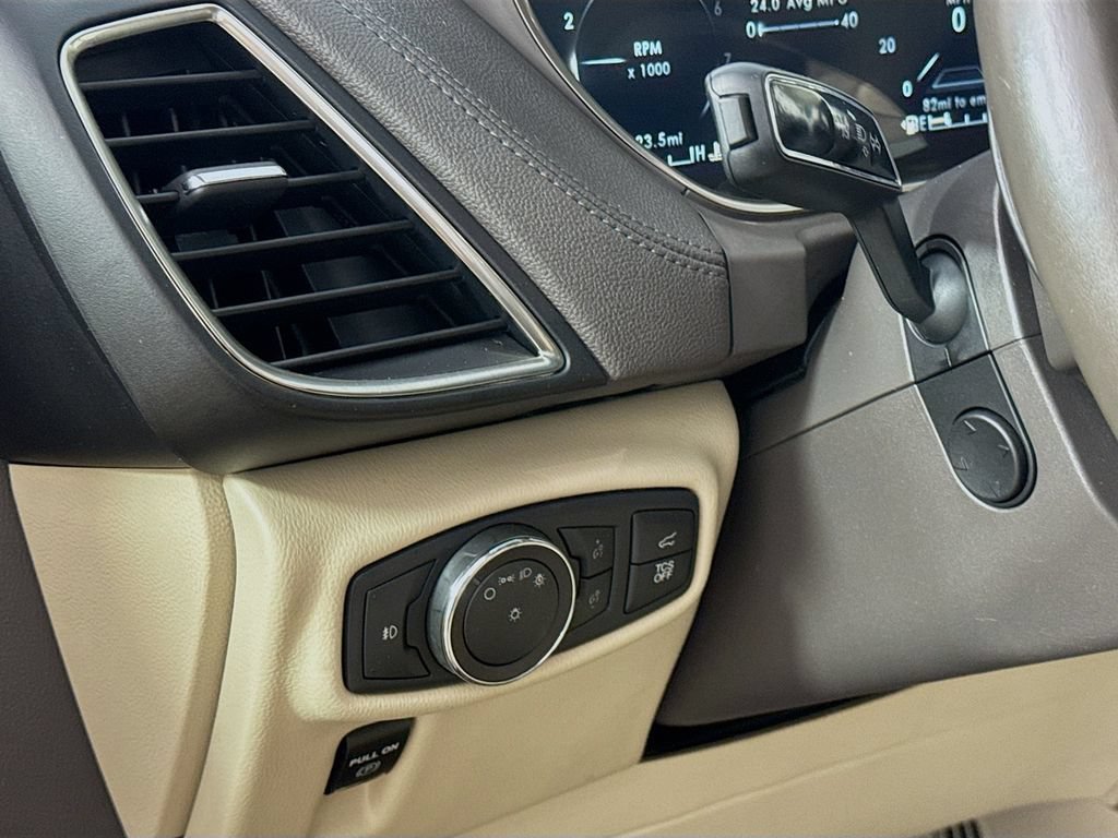 Used 2019 Lincoln Nautilus Reserve AWD/4WD image 12