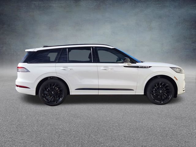 New 2026 Lincoln Aviator Reserve w/ Jet Appearance Package image 8