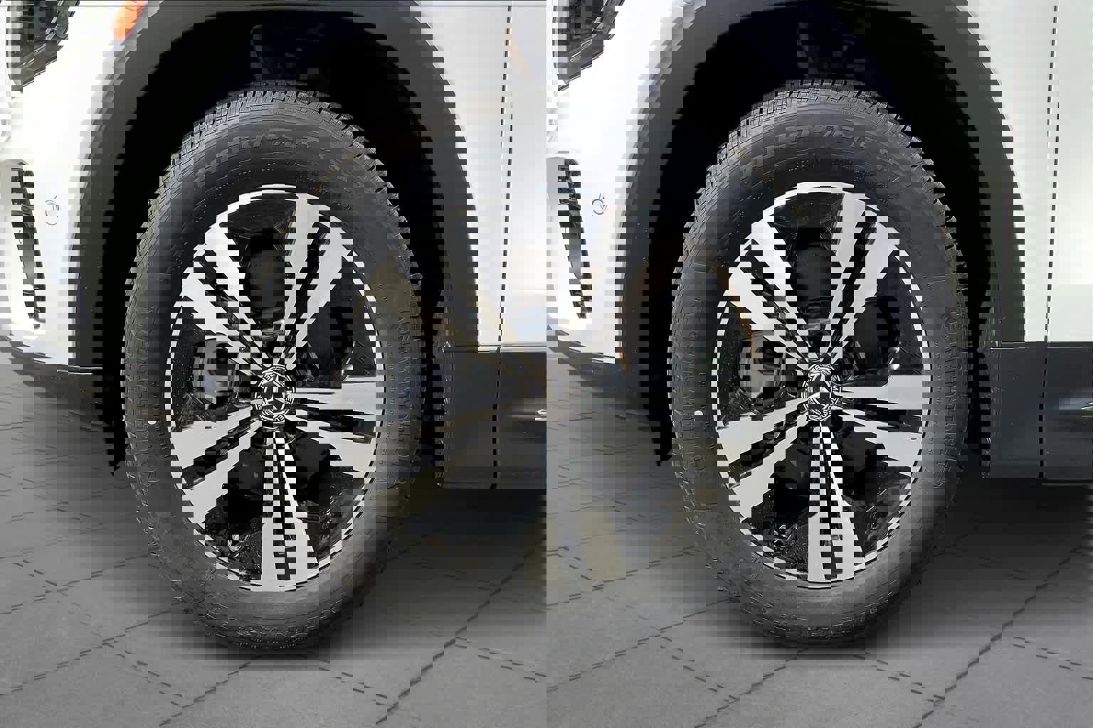 Used 2025 Mercedes-Benz GLB 250 GLB 250 image 19