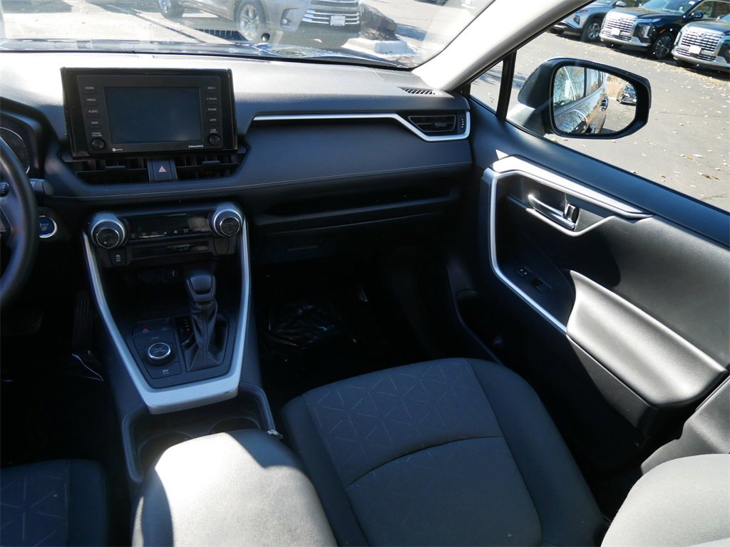 Used 2020 Toyota RAV4 XLE image 15