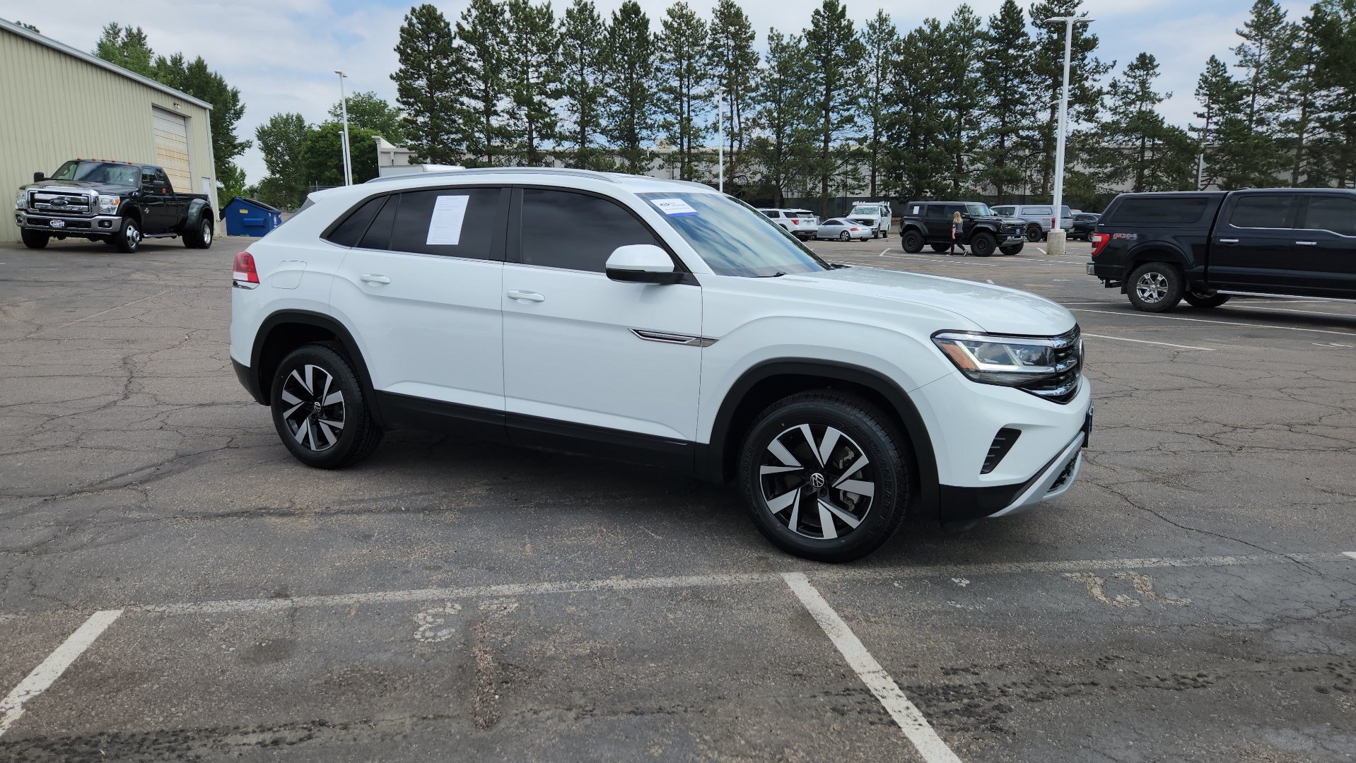Used 2022 Volkswagen Atlas Cross Sport SE FWD image 14