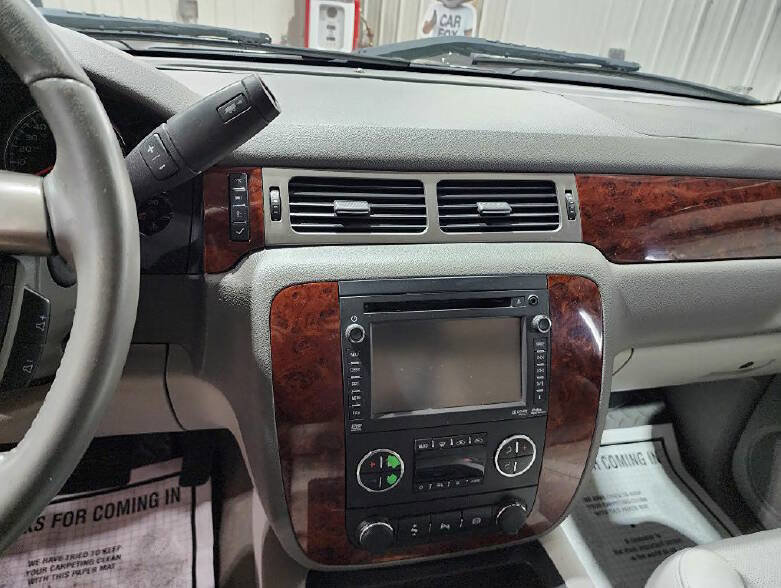 Used 2014 Chevrolet Silverado 3500 LTZ w/ LTZ Plus Package image 14