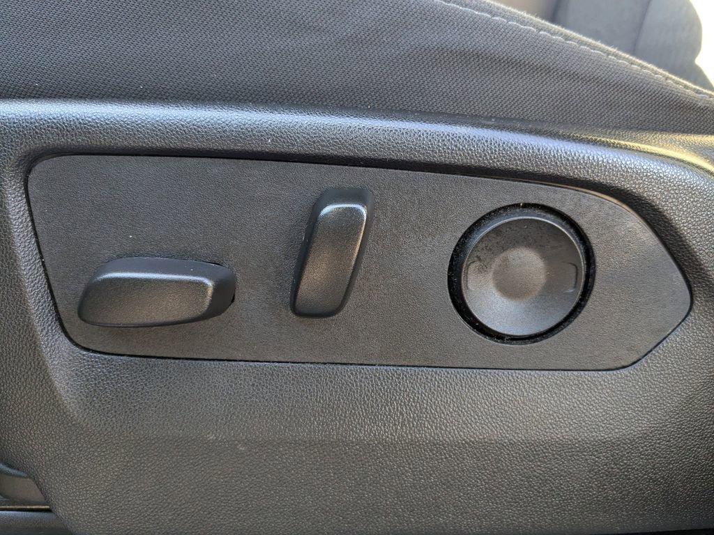 Used 2025 Chevrolet Silverado 1500 LT image 21