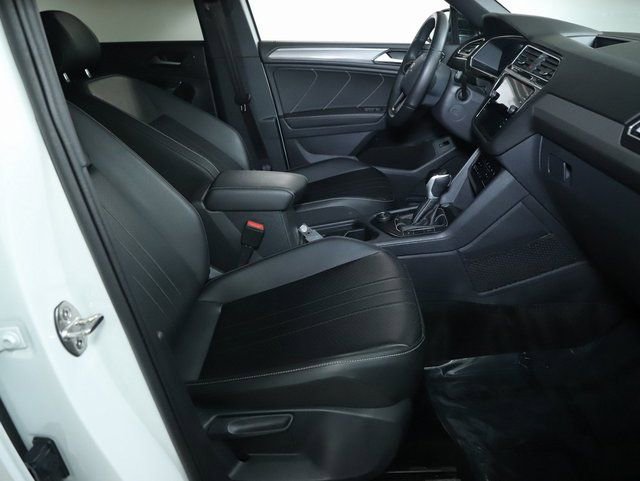 Used 2024 Volkswagen Tiguan SE R-Line AWD/4WD image 37