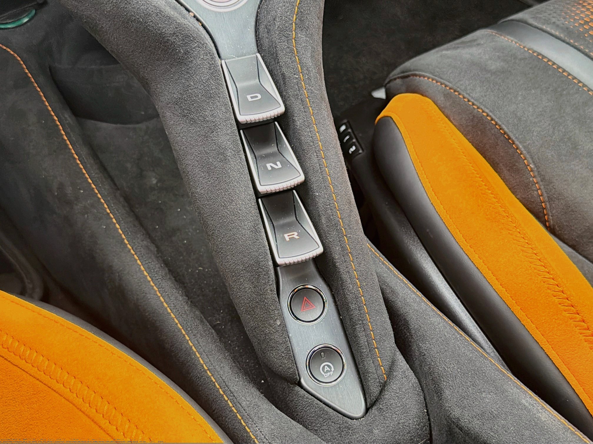 Used 2024 McLaren 750S Spider RWD image 22