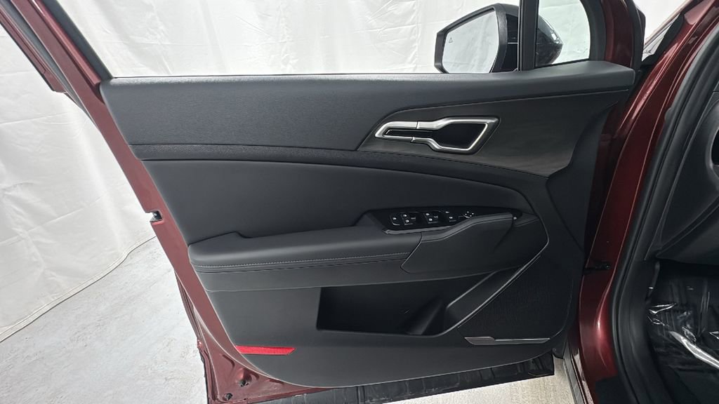 Used 2025 Kia Sportage X-Line image 18