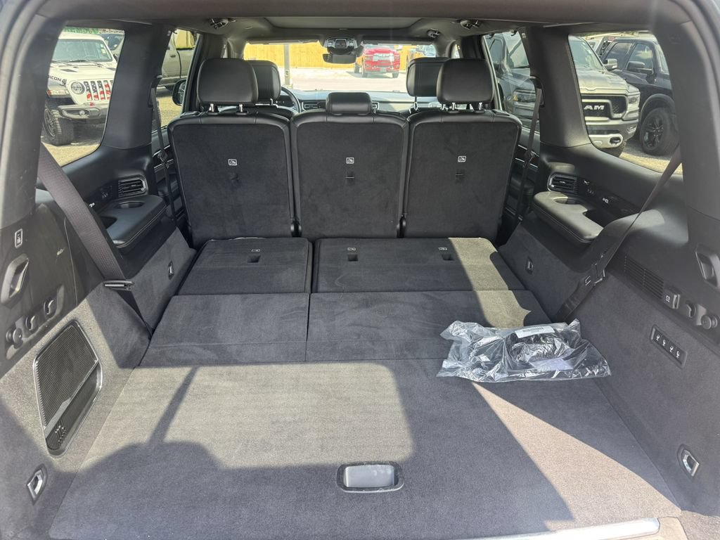 Used 2022 Jeep Grand Wagoneer Series I w/ Flexible Seating Group AWD/4WD image 8