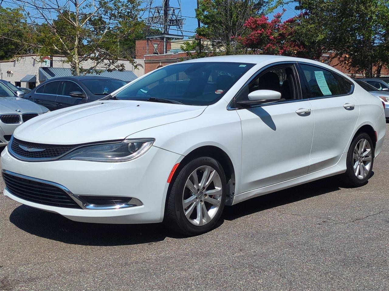 Used 2015 Chrysler 200 Limited FWD image 4