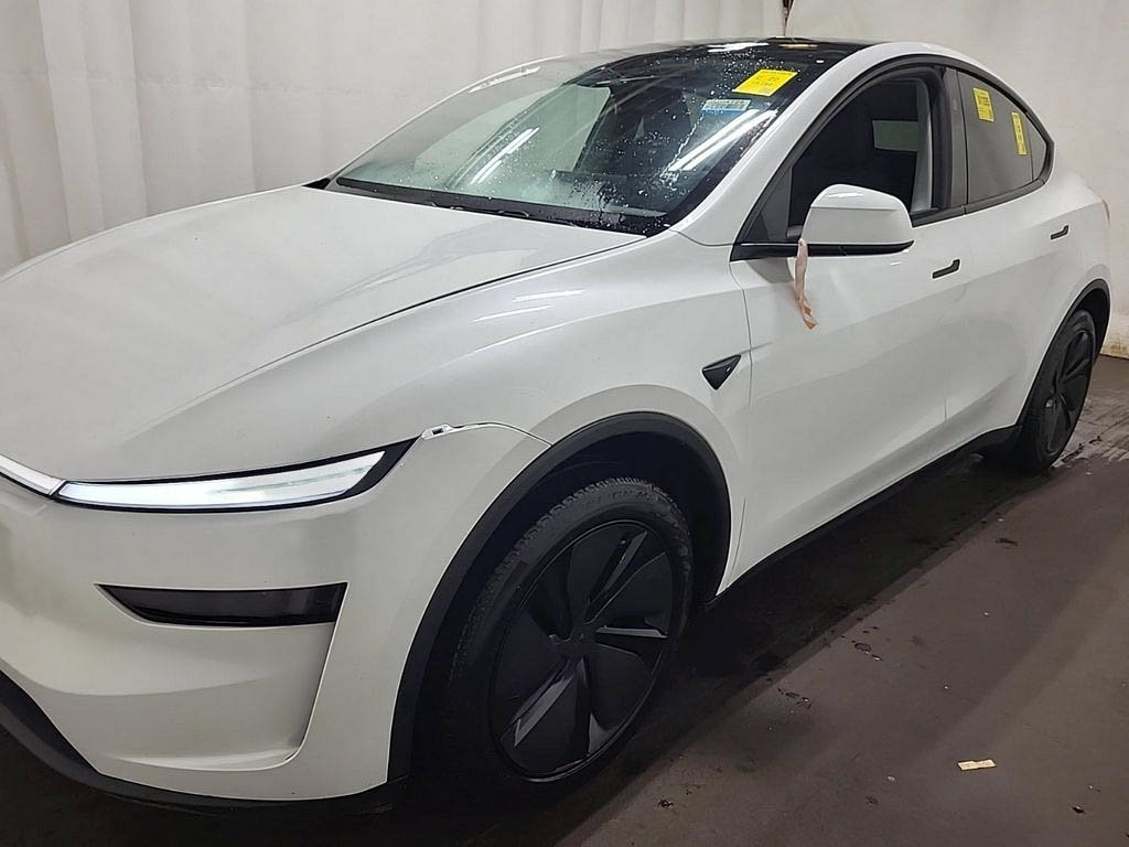 Used 2026 Tesla Model Y 2WD image 2