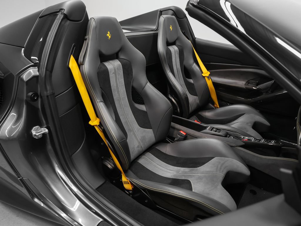 Certified 2022 Ferrari F8 Tributo RWD image 26