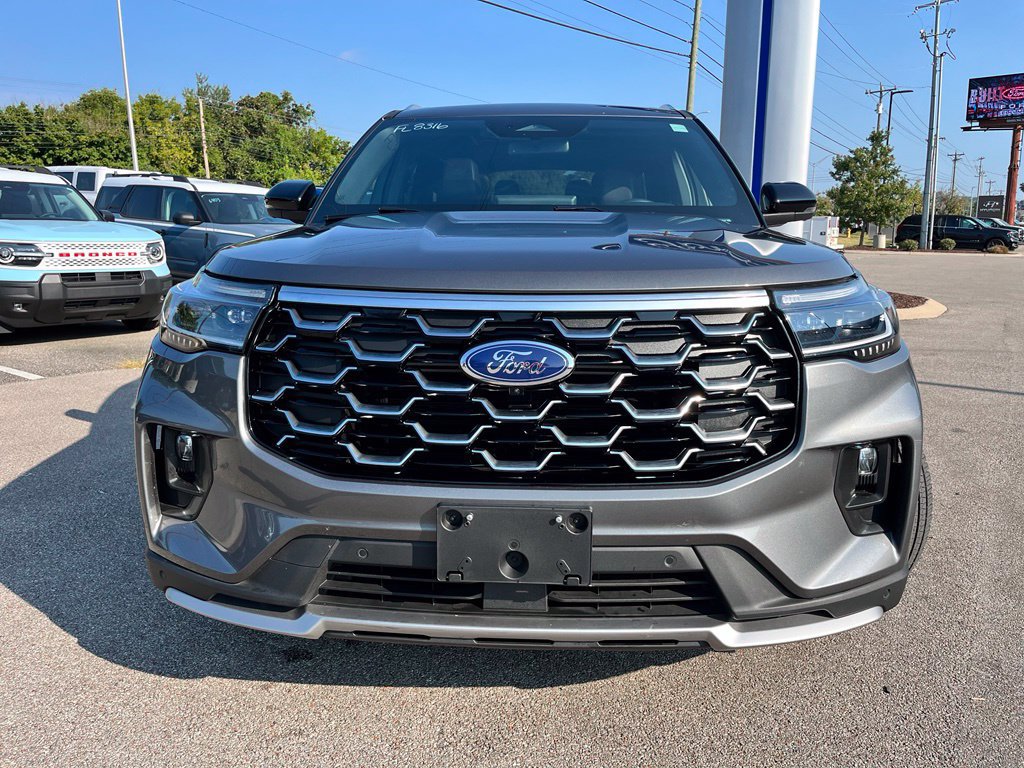Used 2025 Ford Explorer Platinum w/ LUX Leather Package AWD/4WD image 2