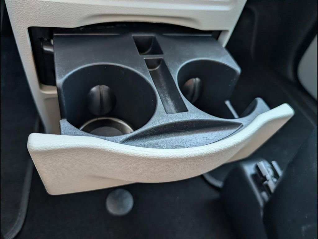 Used 2018 Dodge Grand Caravan SE FWD image 21