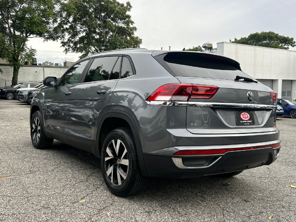 Used 2023 Volkswagen Atlas Cross Sport SE AWD/4WD image 4
