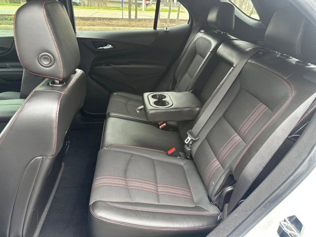Used 2022 Chevrolet Equinox RS w/ Infotainment Package image 28