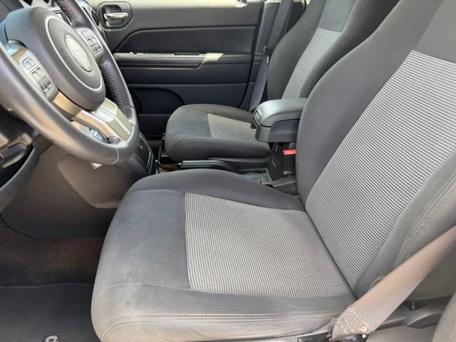Used 2016 Jeep Patriot Latitude FWD image 14