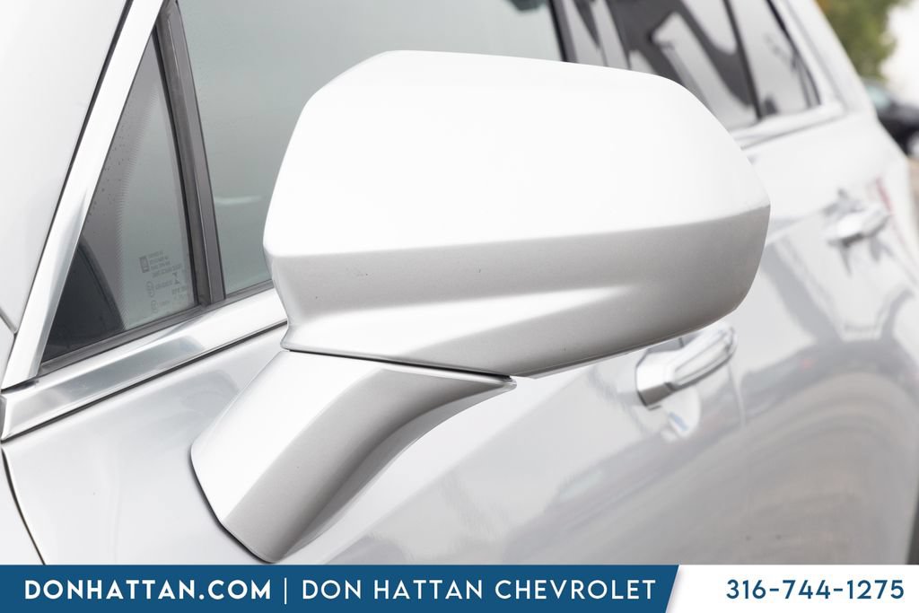 Used 2020 Cadillac XT4 Premium Luxury w/ Cold Weather Package AWD/4WD image 28