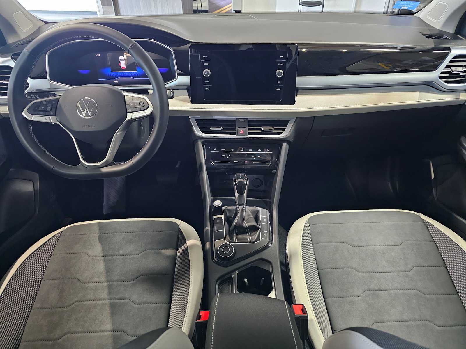 New 2026 Volkswagen Taos SE AWD/4WD image 19