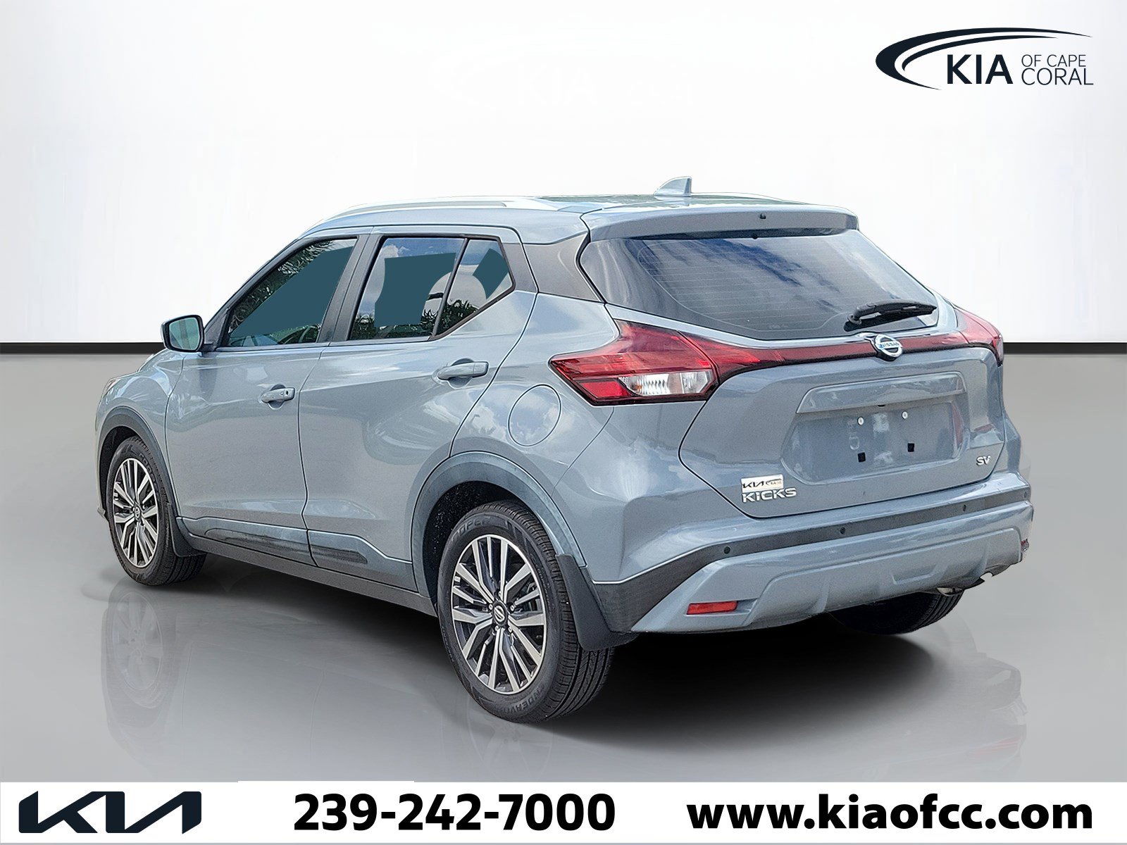Used 2021 Nissan Kicks SV w/ Interior Electronics Package FWD image 4