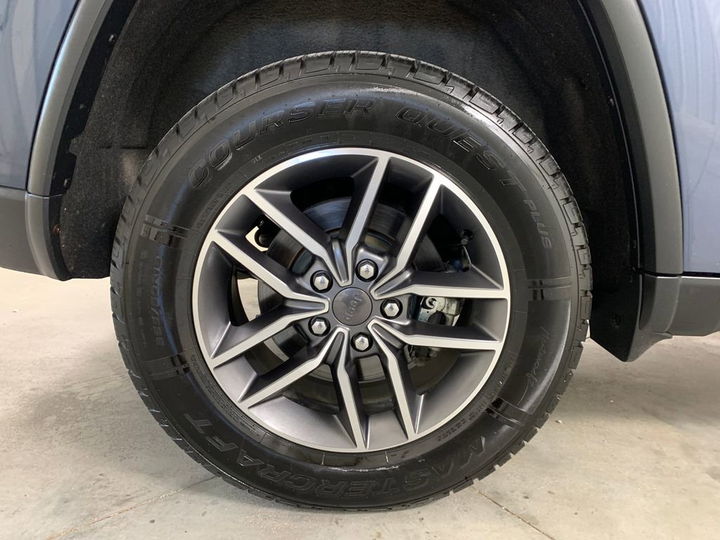 Used 2021 Jeep Grand Cherokee Limited AWD/4WD image 11