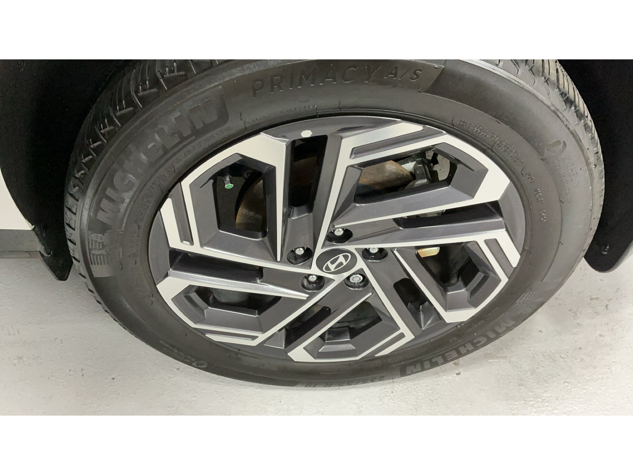 Certified 2025 Hyundai Tucson Limited AWD/4WD image 22