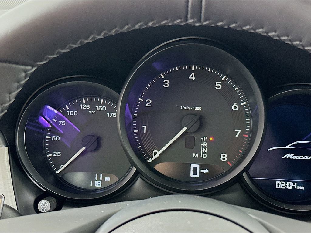 Certified 2026 Porsche Macan image 13