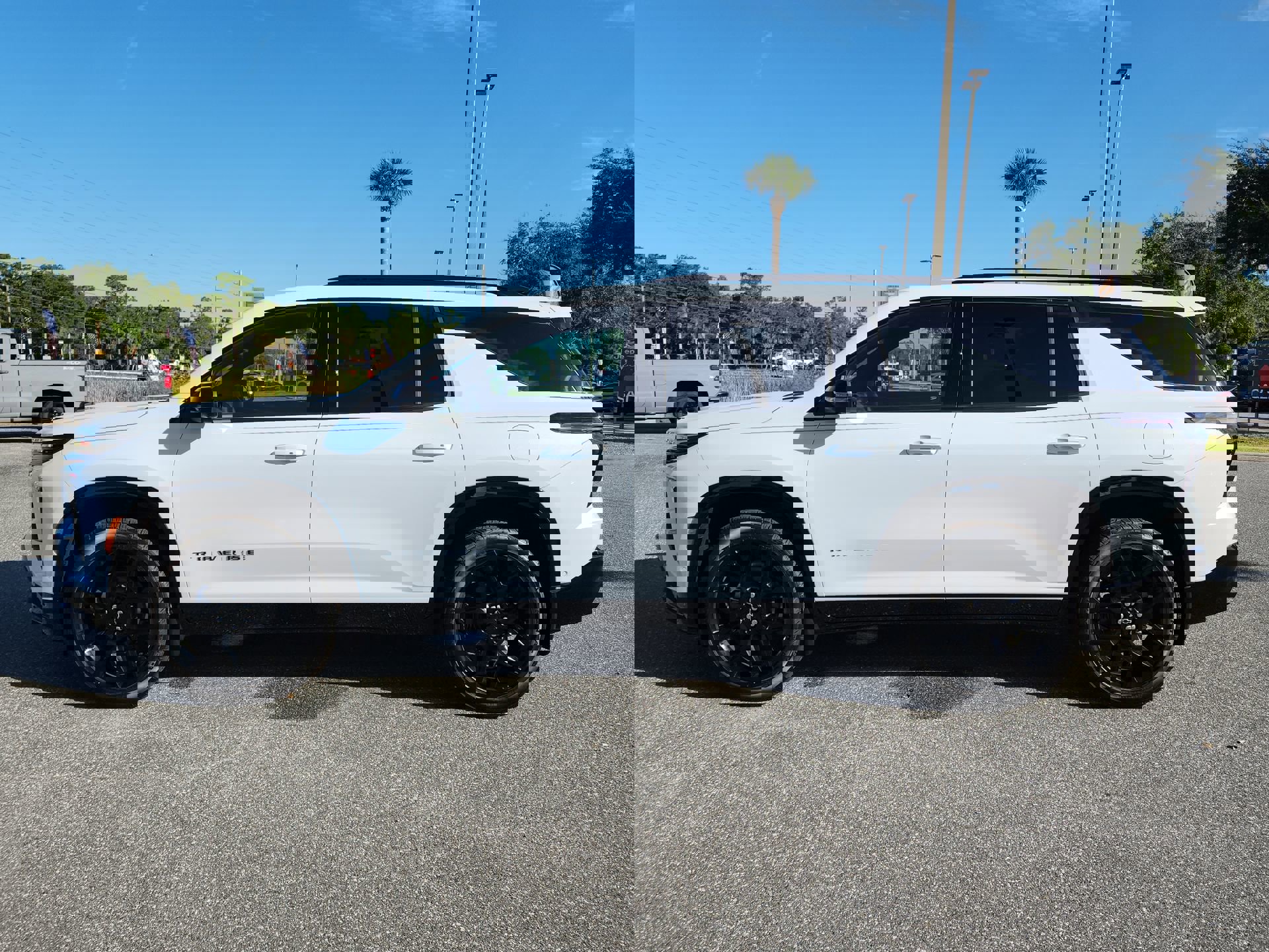 New 2026 Chevrolet Traverse RS image 6