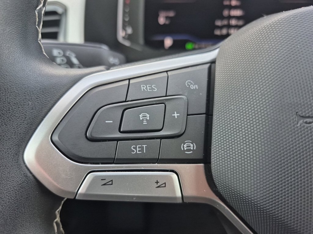 Used 2023 Volkswagen Atlas SE AWD/4WD image 13