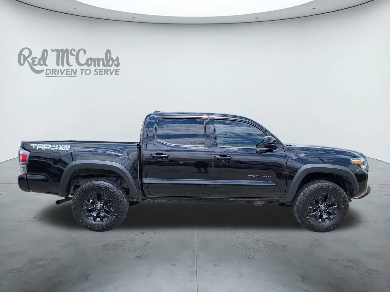 Used 2023 Toyota Tacoma TRD Off-Road image 2