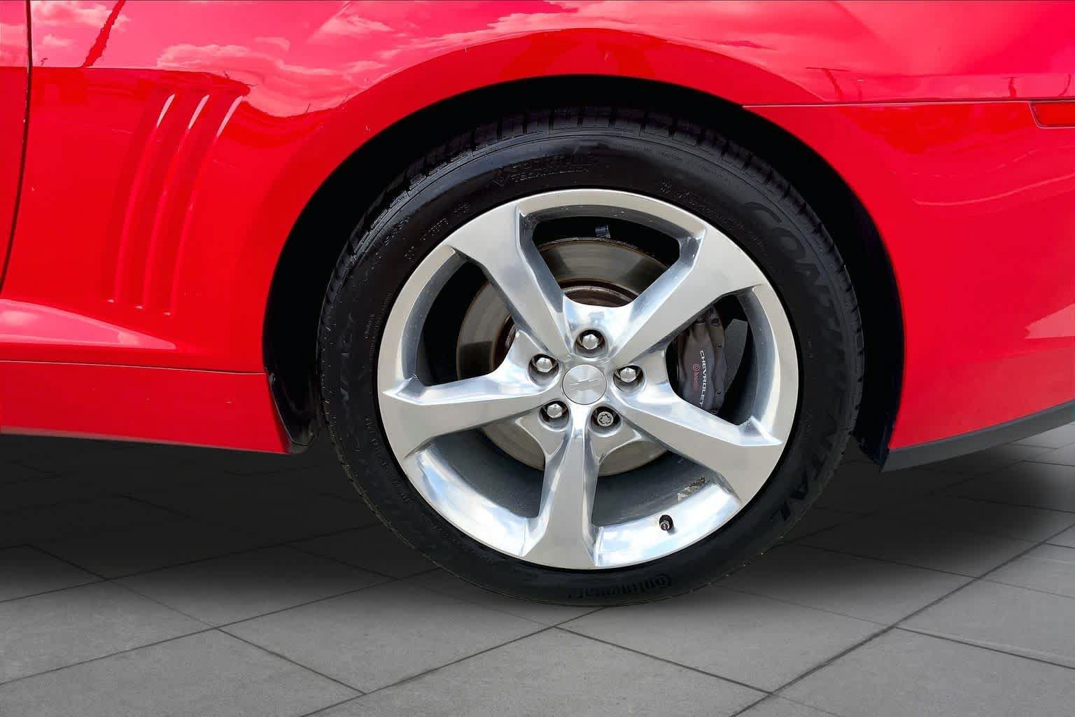 Used 2015 Chevrolet Camaro SS w/ RS Package RWD image 10