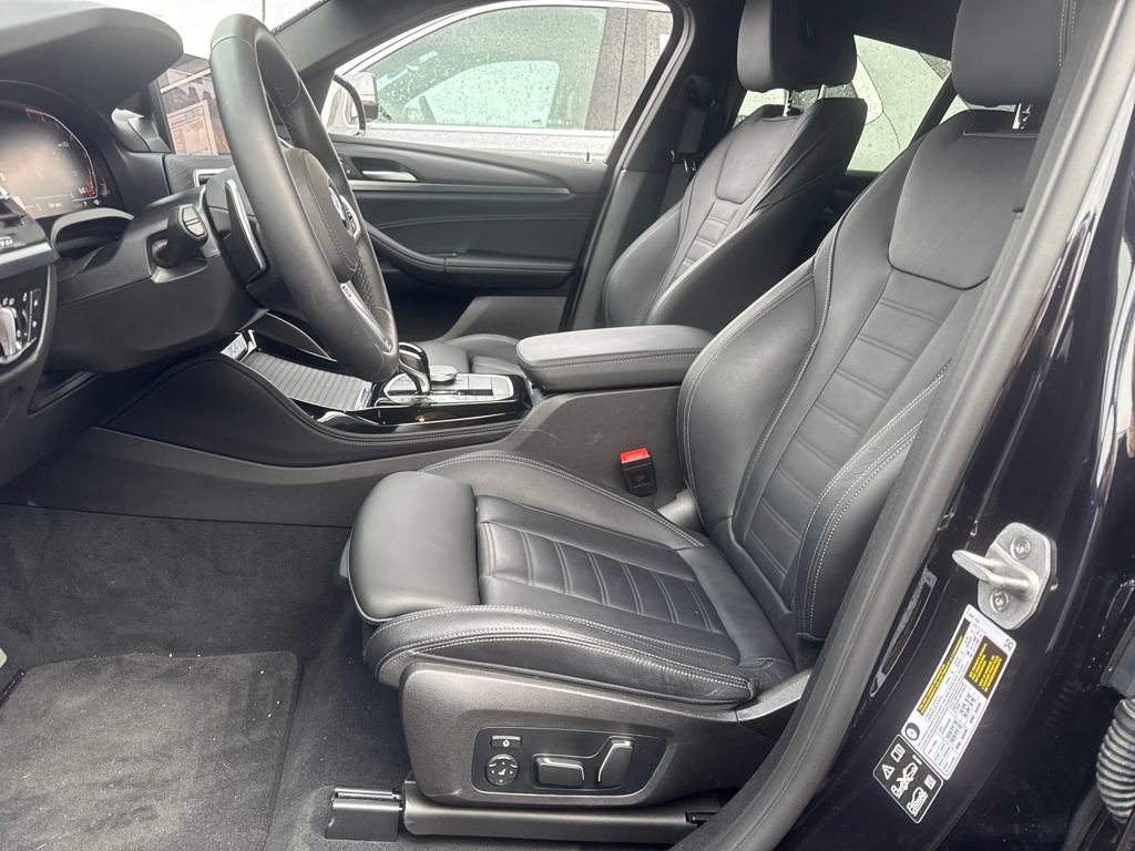 Used 2025 BMW X4 xDrive30i w/ Premium Package image 12