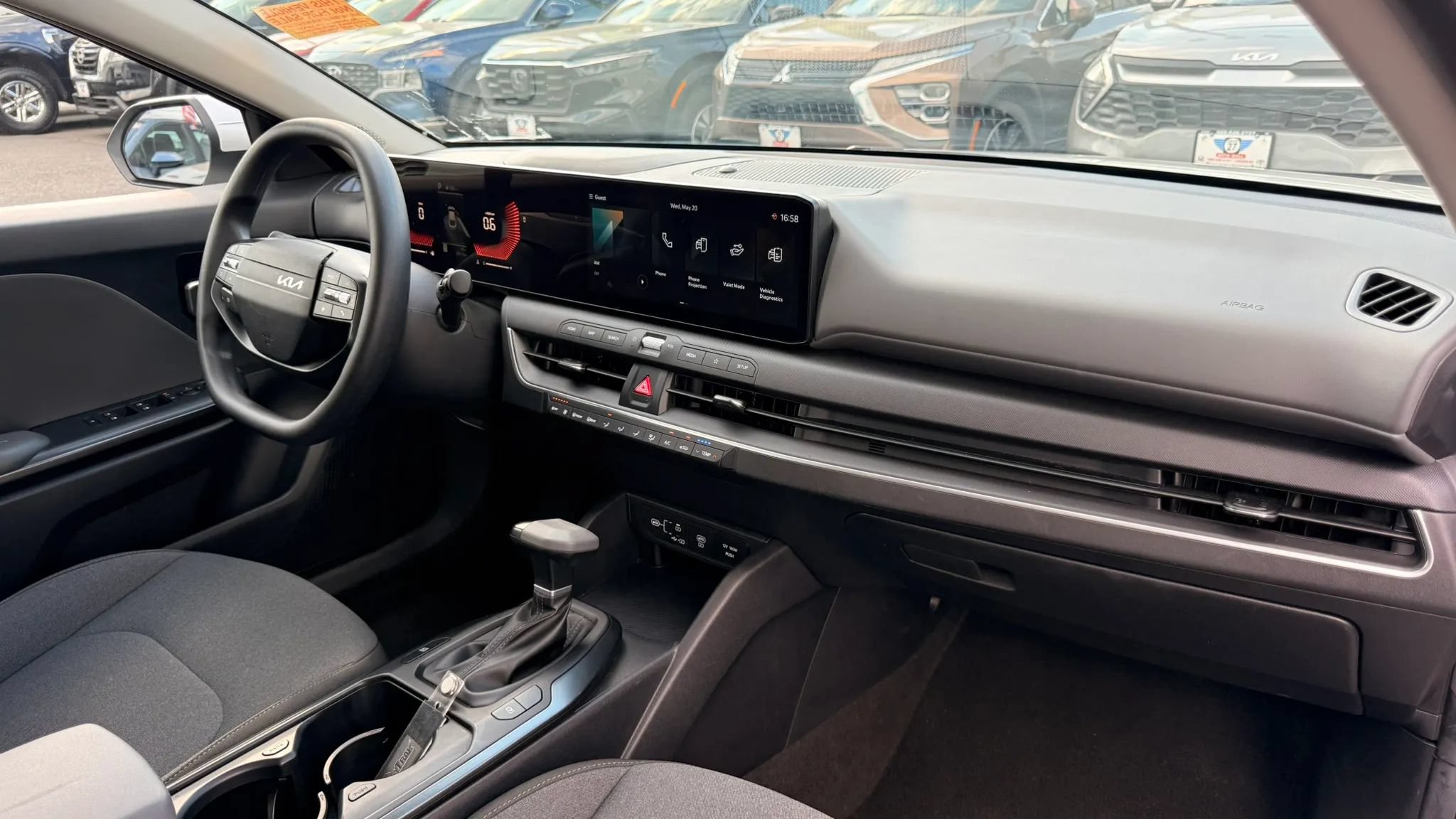 Used 2025 Kia K4 FWD image 27