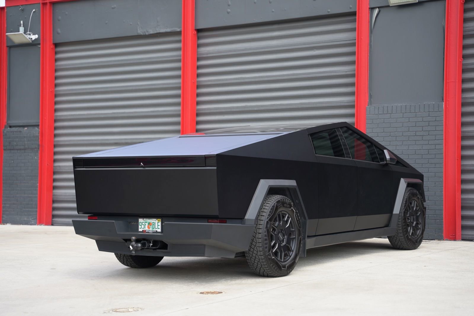 Used 2024 Tesla Cybertruck AWD Crew Cab image 12