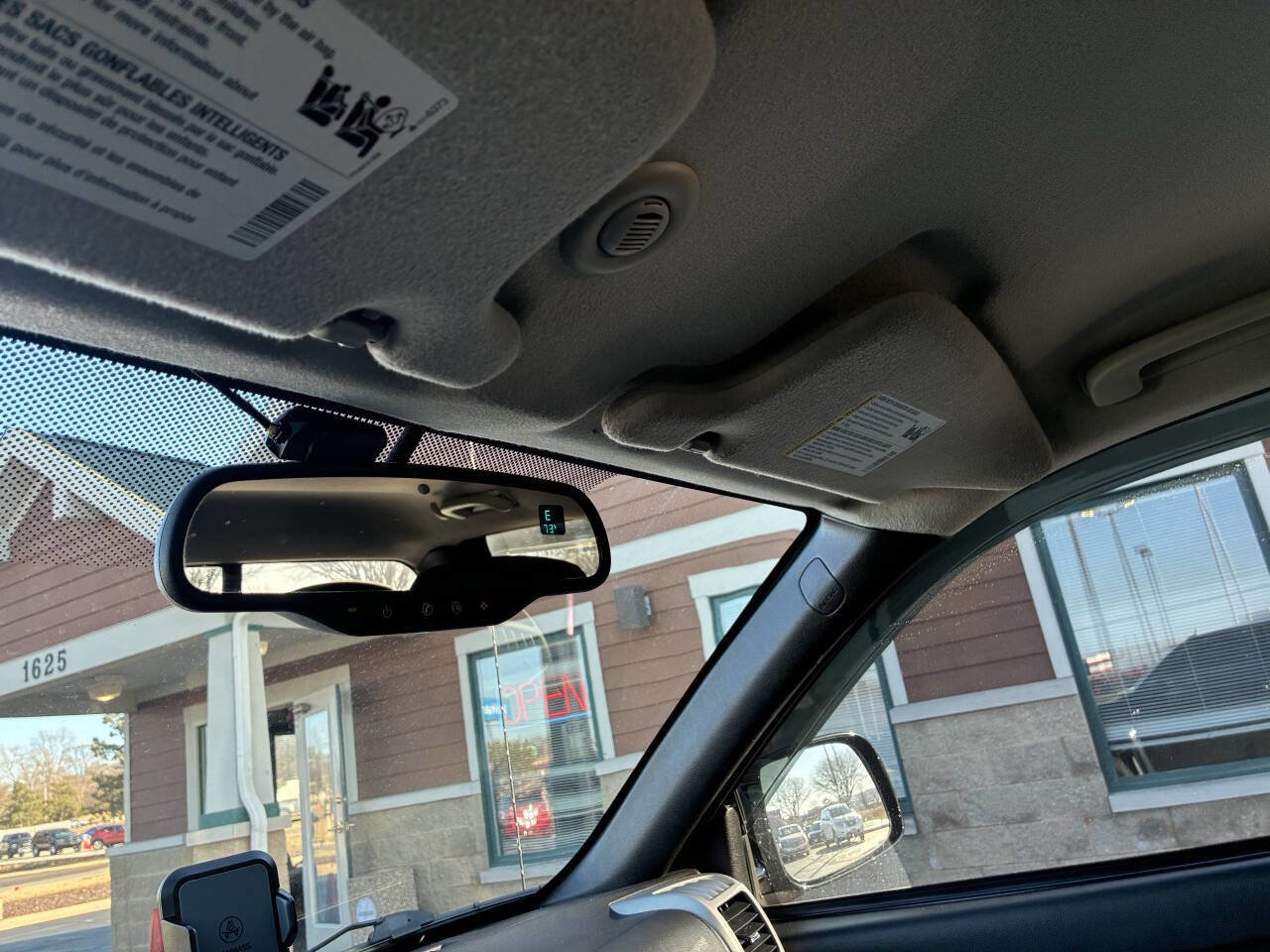 Used 2011 GMC Canyon SLE image 10