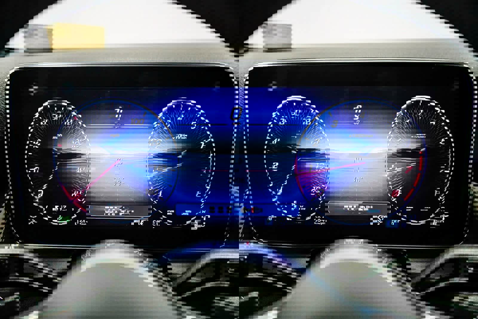 Used 2025 Mercedes-Benz GLC 300 image 24