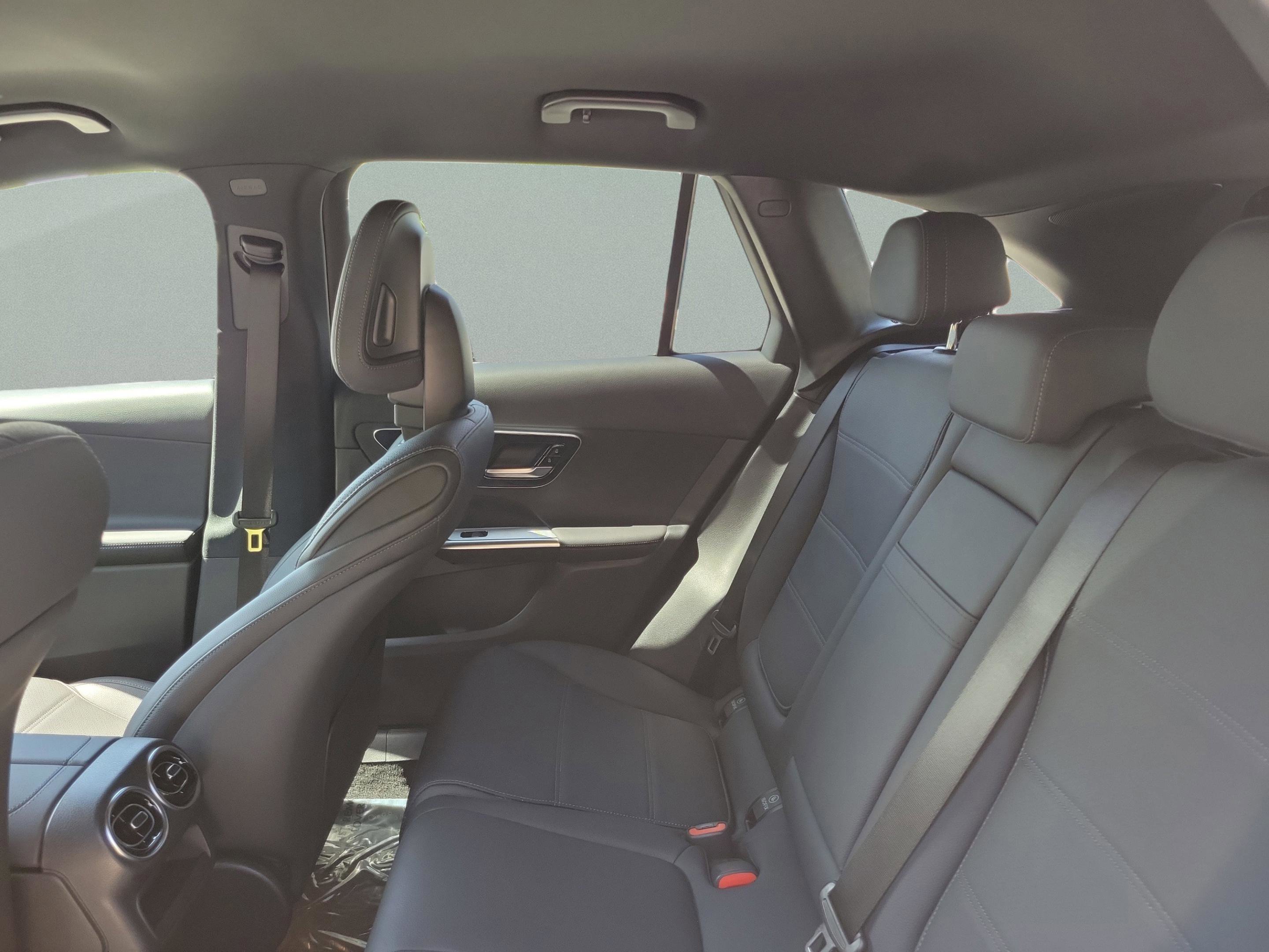 Certified 2026 Mercedes-Benz GLC 300 image 6