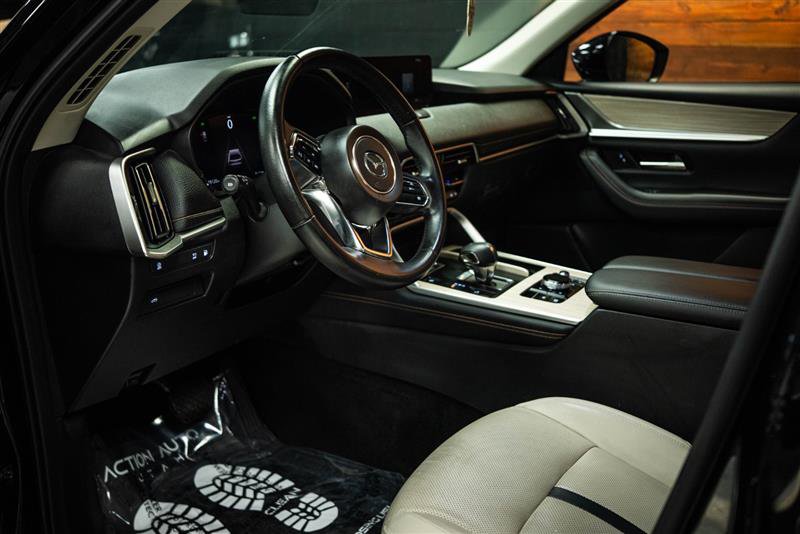 Used 2024 MAZDA CX-90 Plug-In Hybrid w/ Preferred AWD/4WD image 7