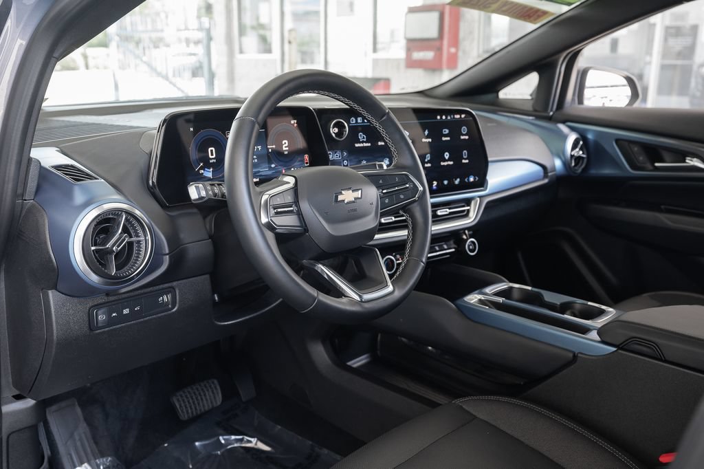 Used 2024 Chevrolet Equinox EV LT FWD image 15