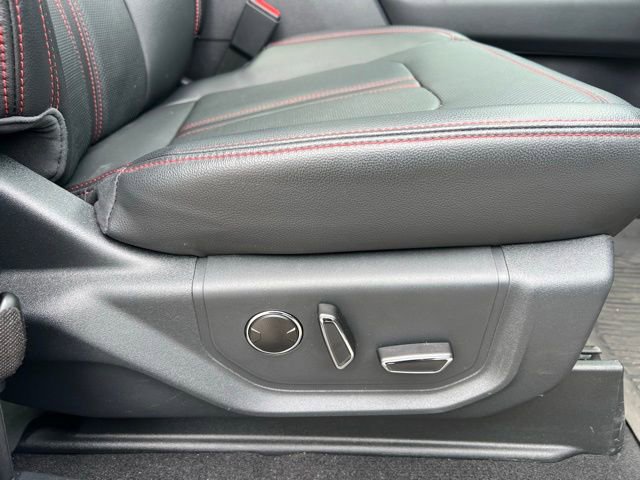 Used 2024 Ford Expedition Limited AWD/4WD image 12