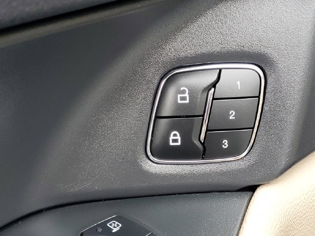 Used 2024 Ford Expedition Limited AWD/4WD image 29