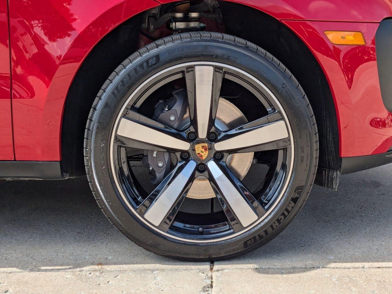 Certified 2025 Porsche Macan image 29