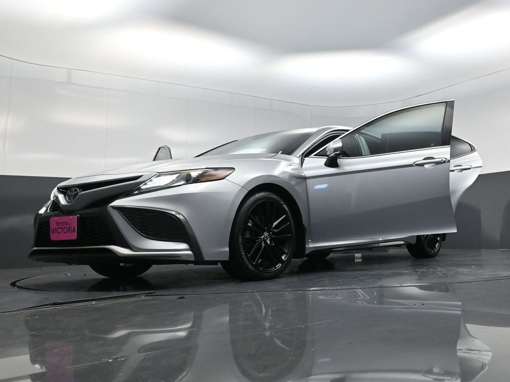 Used 2021 Toyota Camry XSE image 32