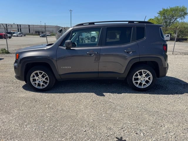 Used 2019 Jeep Renegade Latitude w/ Cold Weather Group AWD/4WD image 2