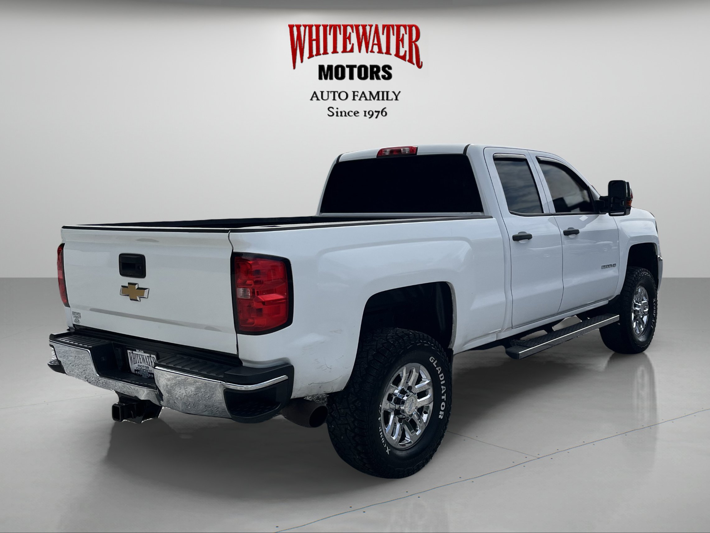 Used 2017 Chevrolet Silverado 2500 W/T w/ Snow Plow Prep Package AWD/4WD image 5