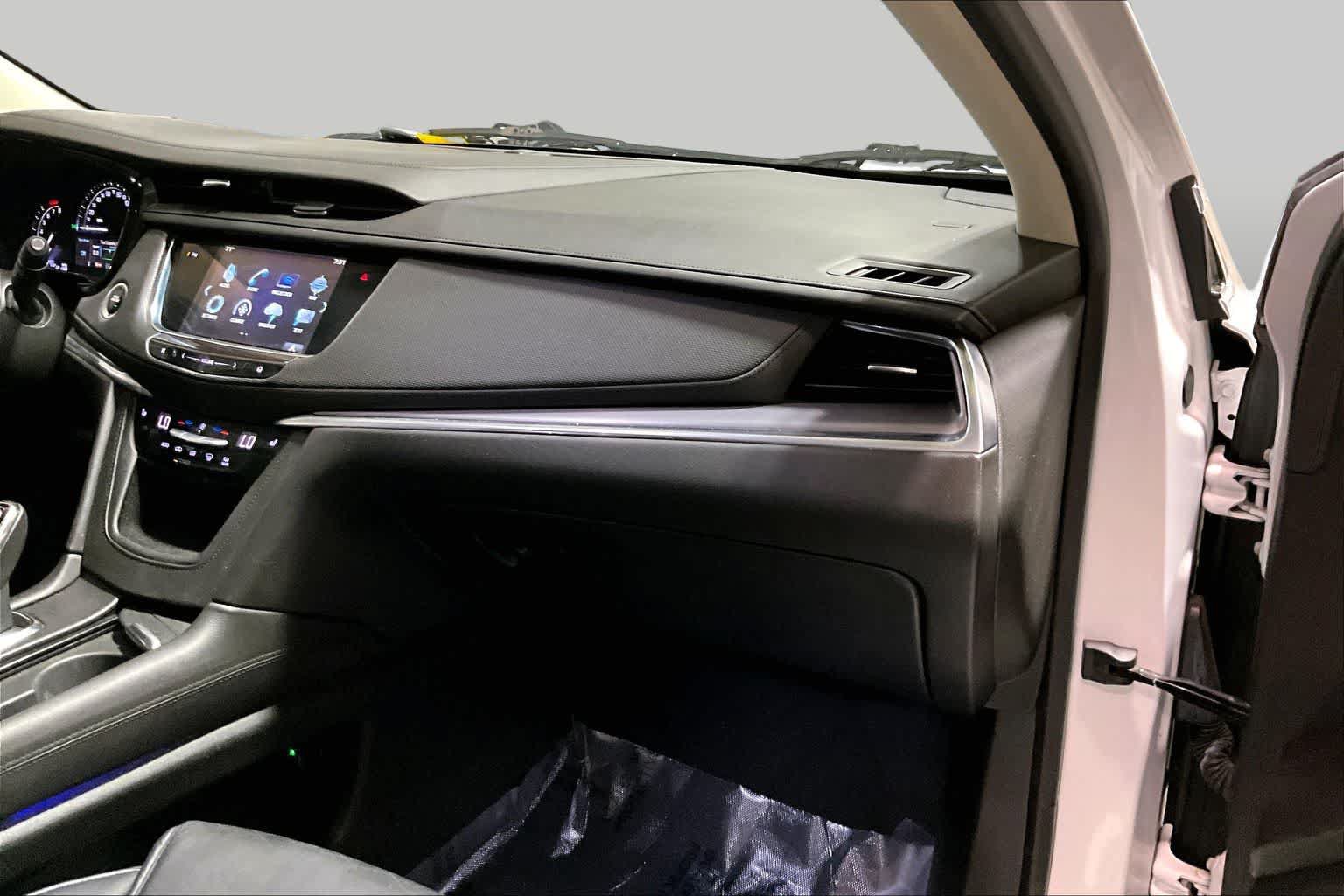 Used 2017 Cadillac XT5 Luxury AWD/4WD image 19
