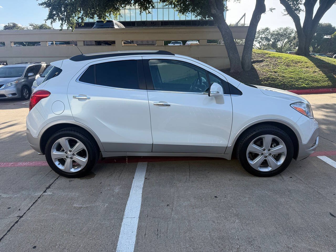 Used 2015 Buick Encore FWD image 7