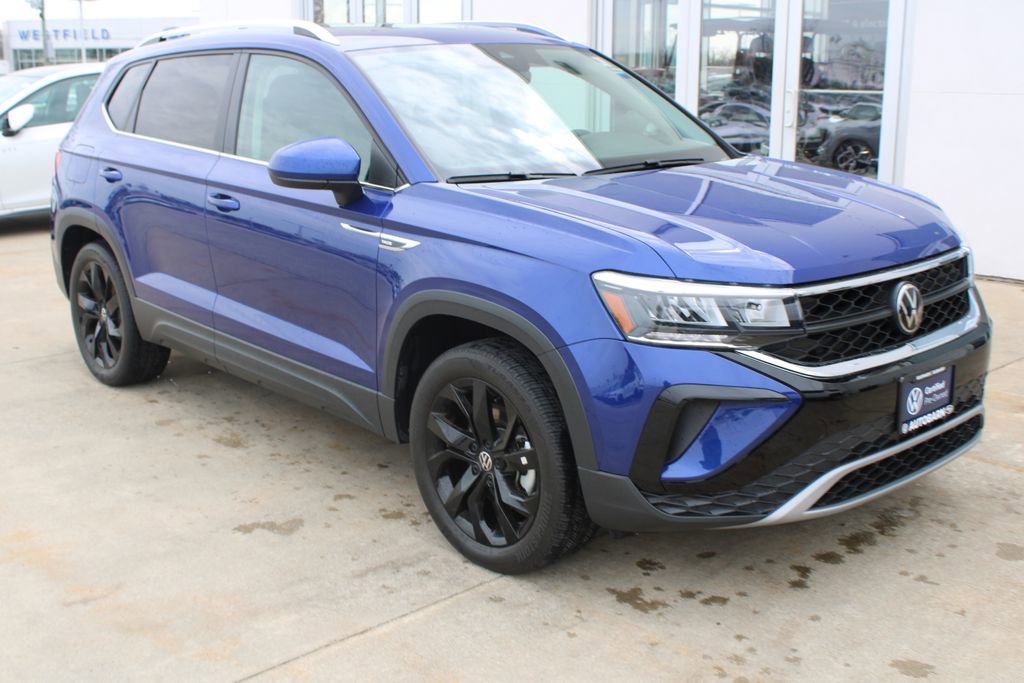 Certified 2023 Volkswagen Taos SE w/ Panoramic Sunroof Package image 1