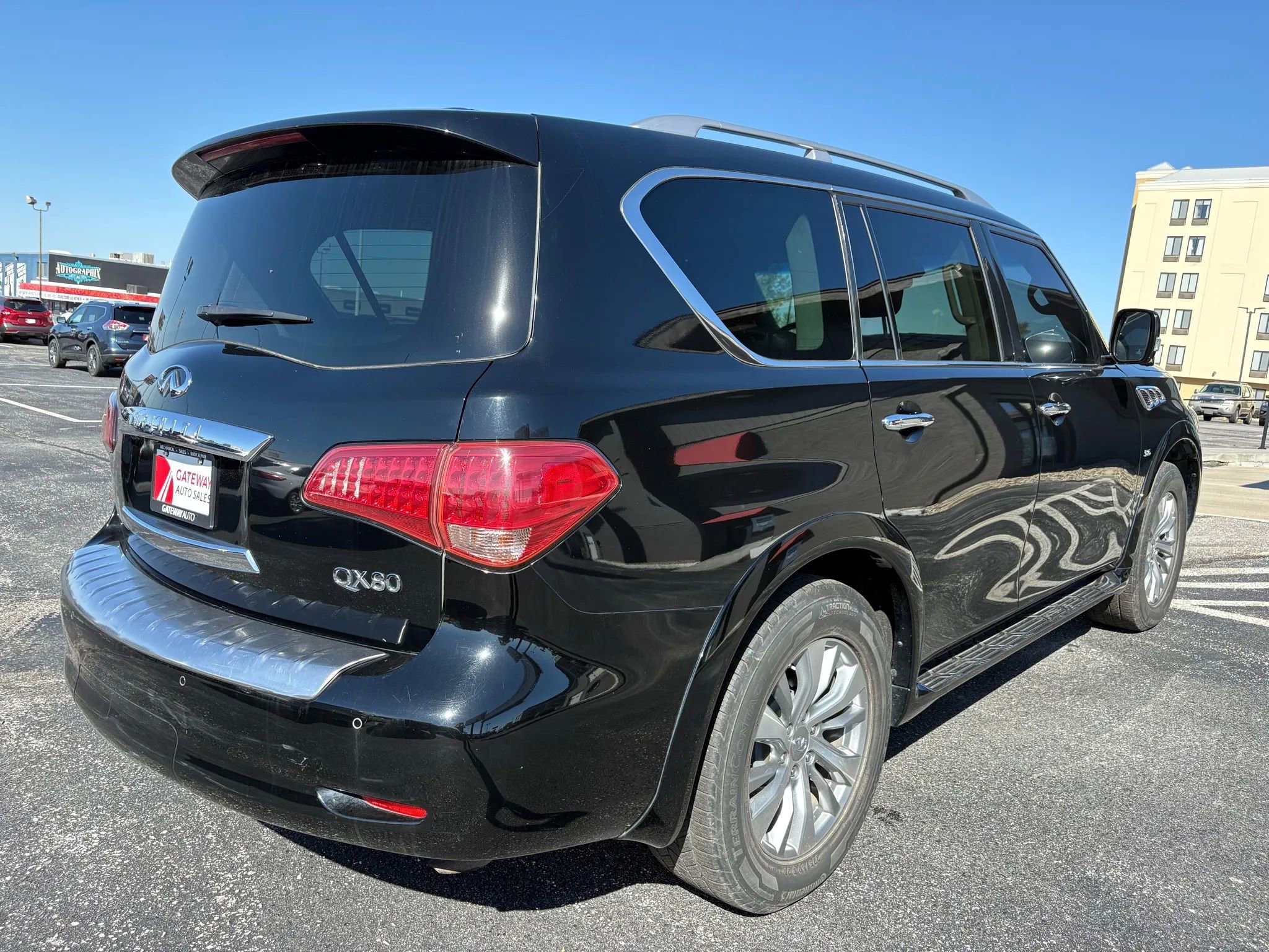 Used 2017 INFINITI QX80 4WD image 5